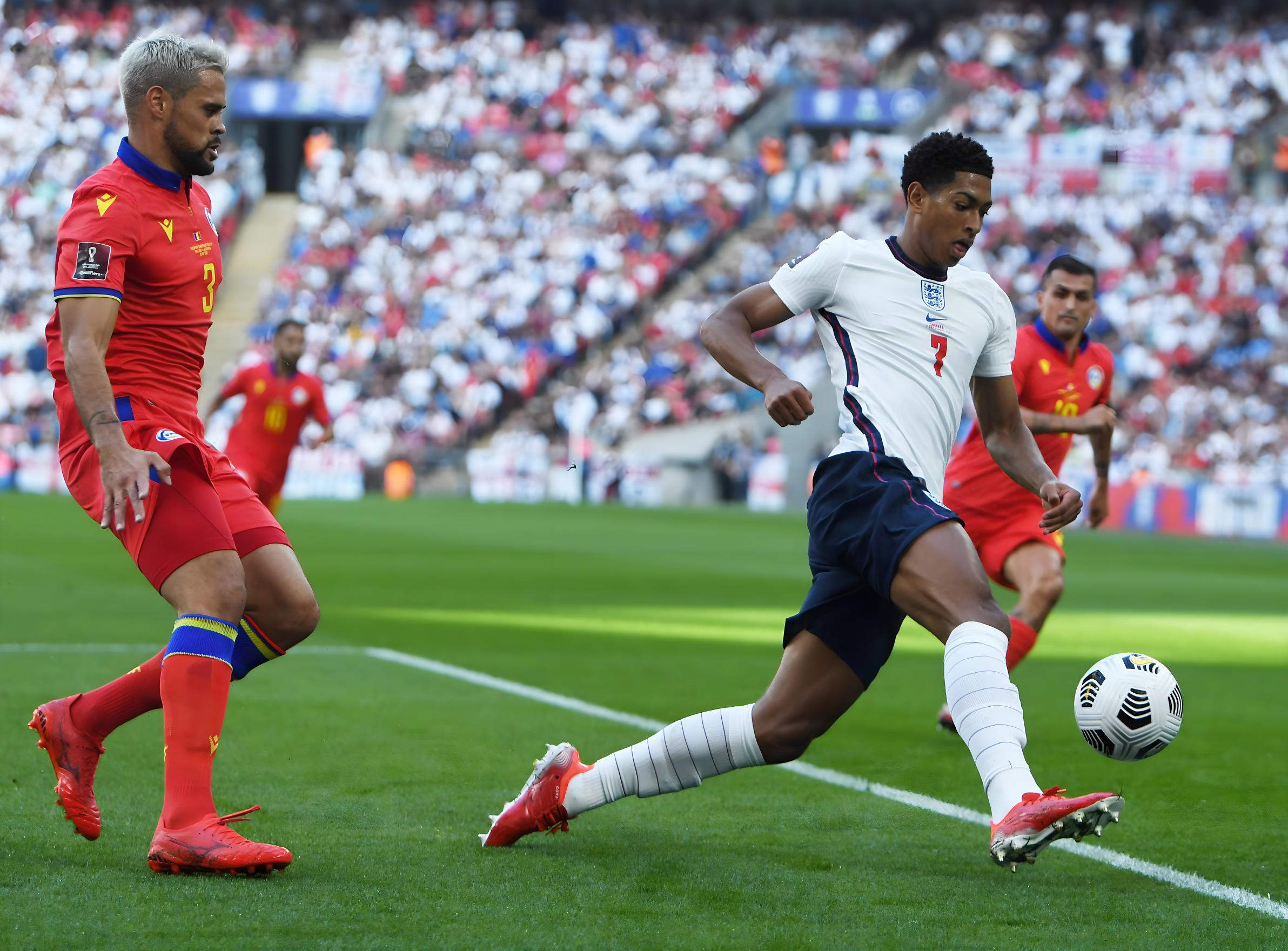 员背后的商 员背后的商